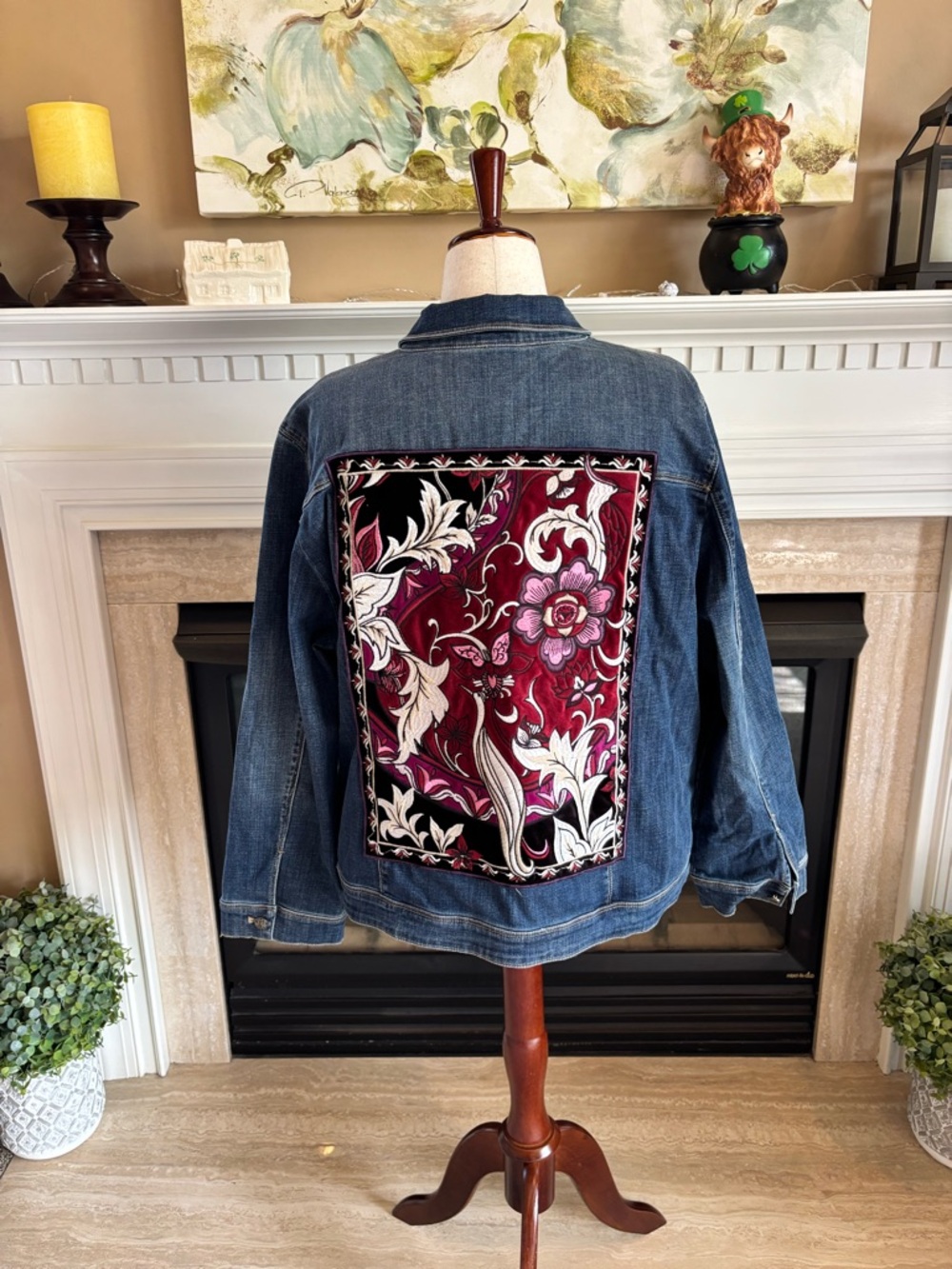 *NEW* CHICO’s Embroidered Velvet Denim Jacket Nouveau Indigo Plus Size 4 (XL 20) - Picture 2 of 11